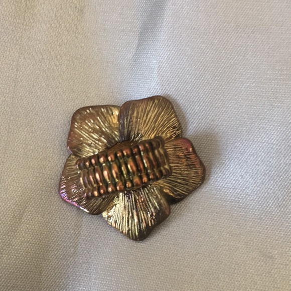 Flower design ring - Picture 3 of 3